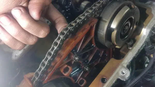 Mechanic Nation BMW timing chain and guide inspection