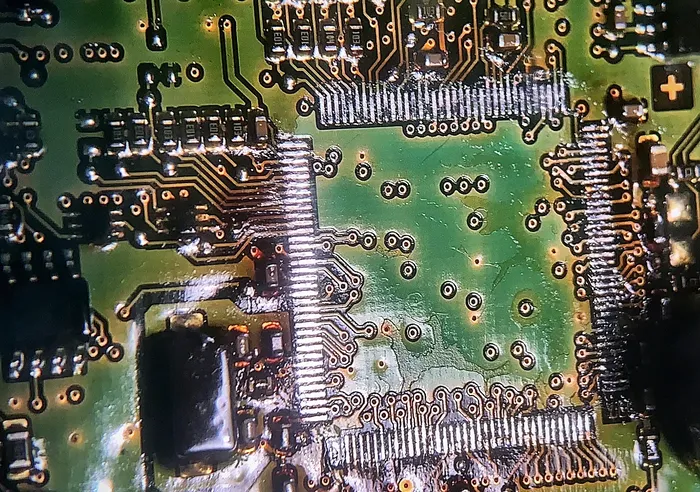 Mechanic Nation real work: FRM board during component-level repair