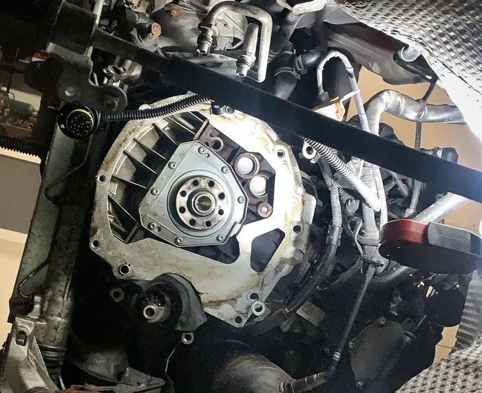 Mechanic Nation real work: Transmission removed, exposing the flexplate
